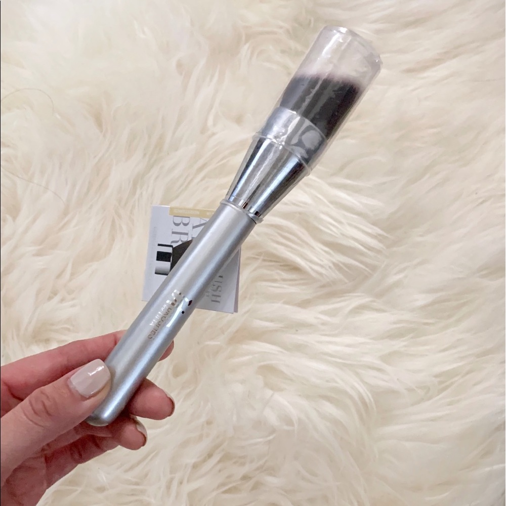 🖤 IT COSMETICS NWT Foundation Makeup Brush #115